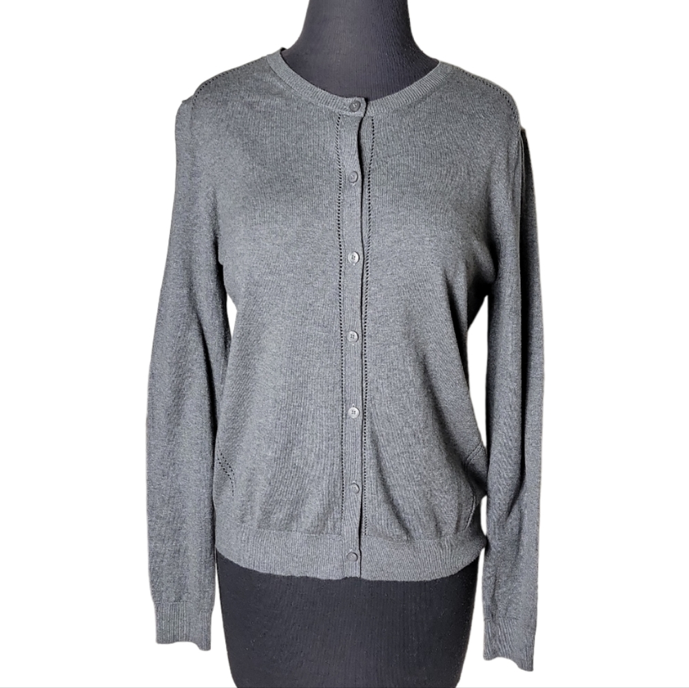 Gap women’s medium heather gray crew neck button front cardigan sweater